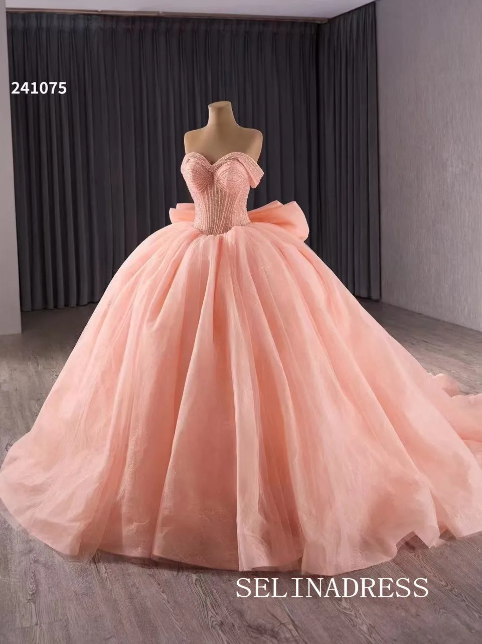 luxury Off-the-Shoulder Beaded Wedding Dresses Pink Ball Gown Formal Gown 241075