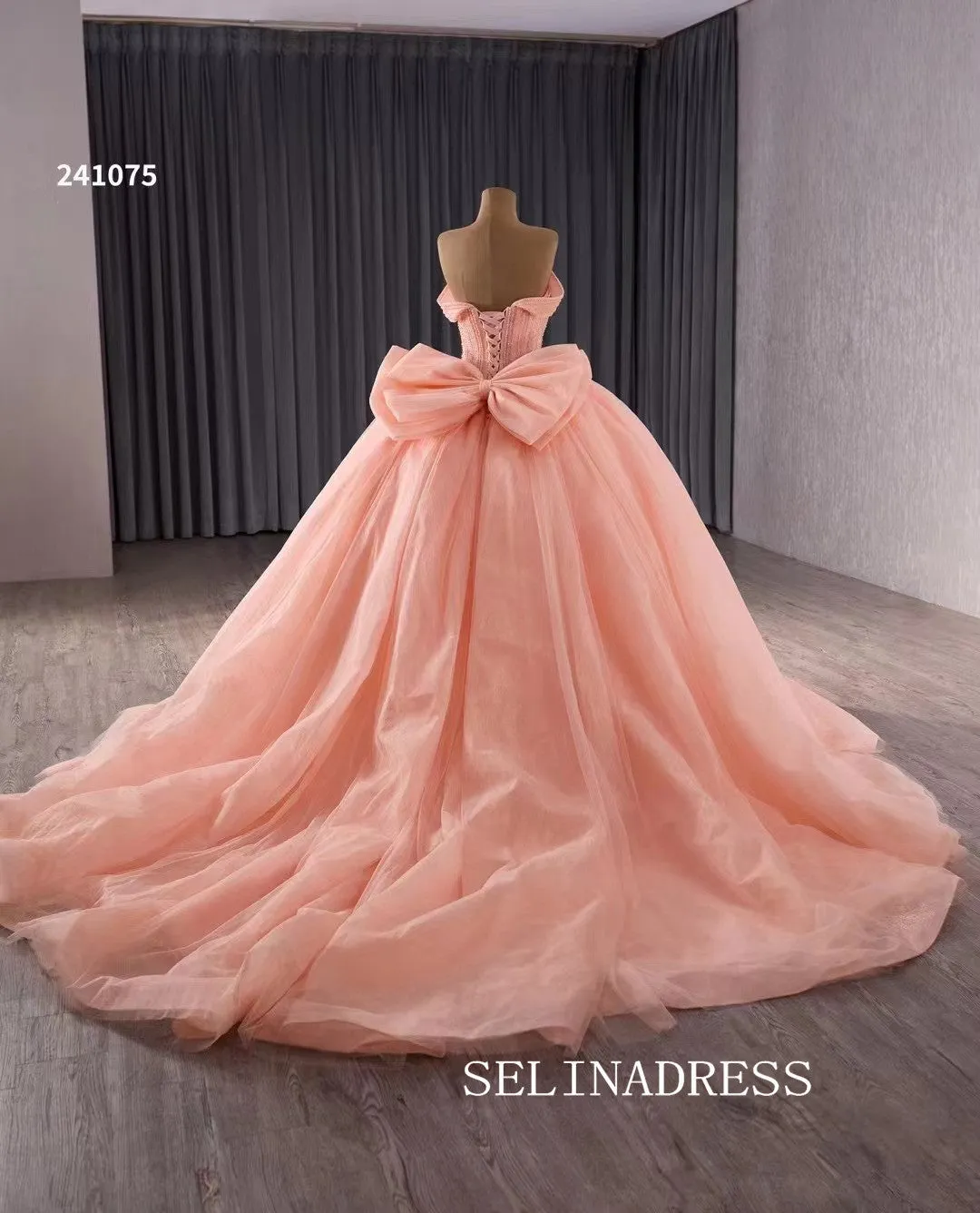 luxury Off-the-Shoulder Beaded Wedding Dresses Pink Ball Gown Formal Gown 241075